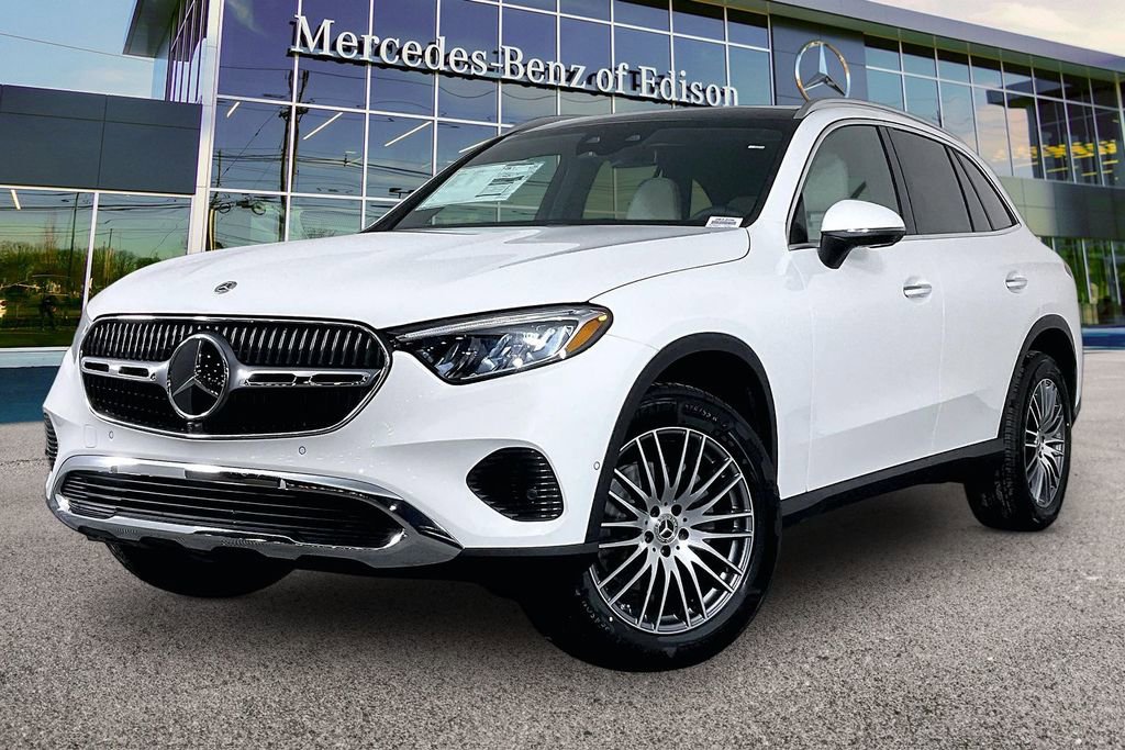 Used 2026 Mercedes-Benz GLC 300 4MATIC image 2