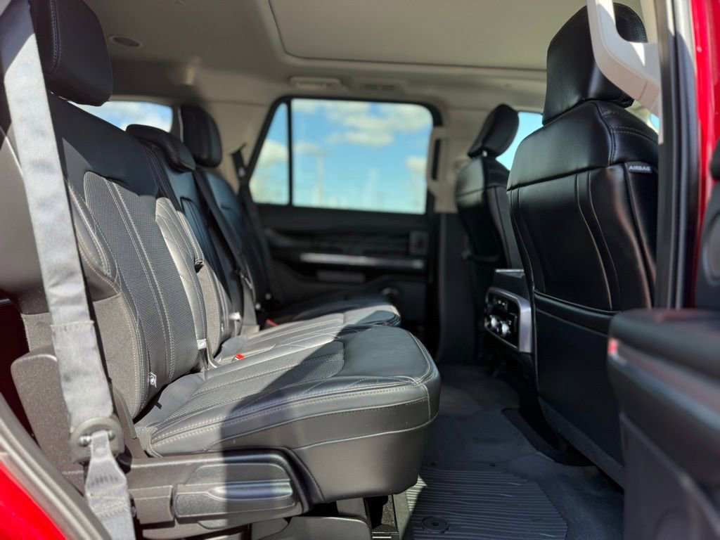 Used 2019 Ford Expedition Platinum image 18