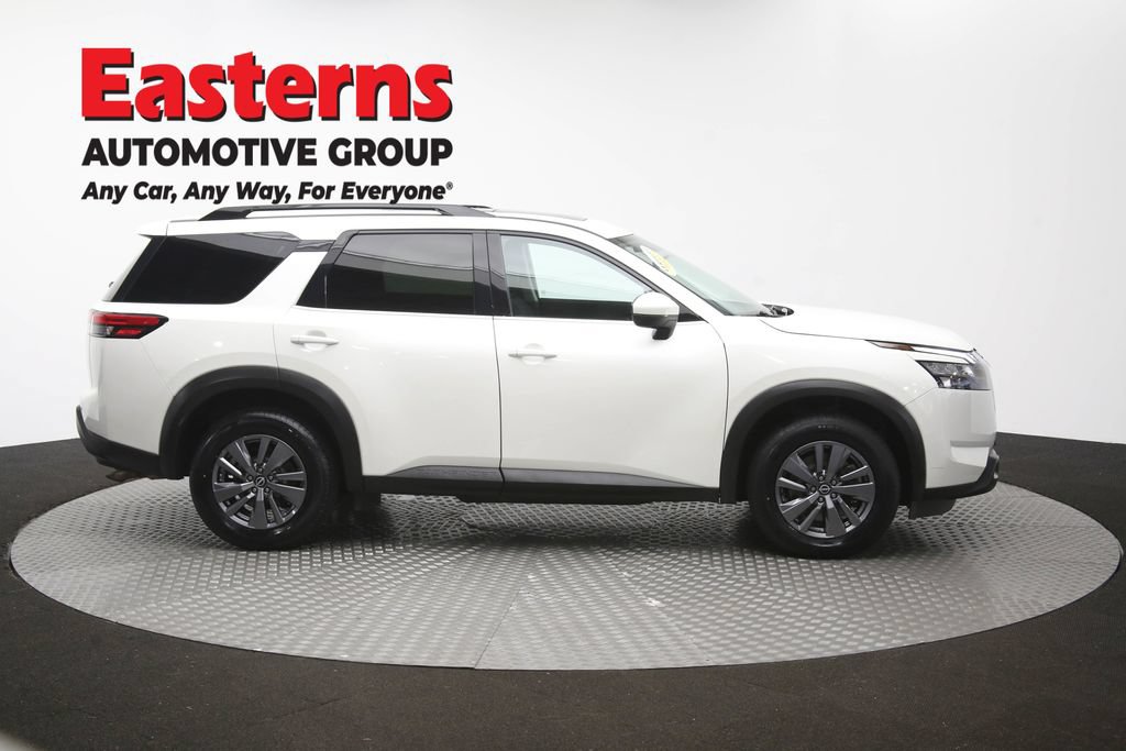 Used 2023 Nissan Pathfinder SV w/ SV Premium Package AWD/4WD image 48