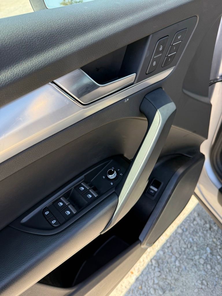 Used 2025 Audi Q5 2.0T Premium image 25