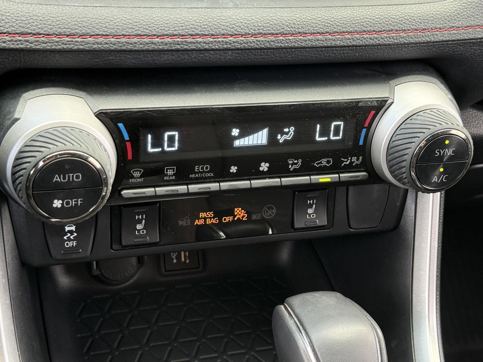 Certified 2025 Toyota RAV4 SE w/ Weather & Moonroof Package AWD/4WD image 24