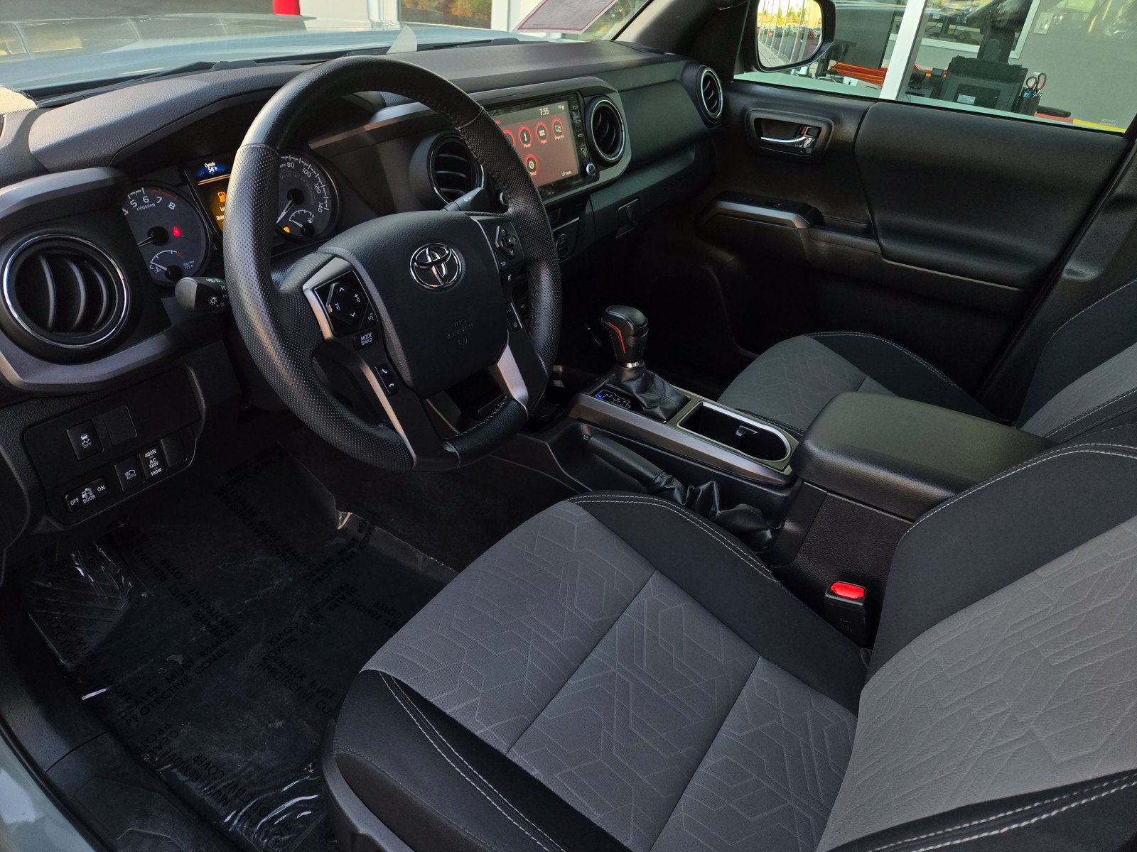 Certified 2023 Toyota Tacoma TRD Off-Road AWD/4WD image 9