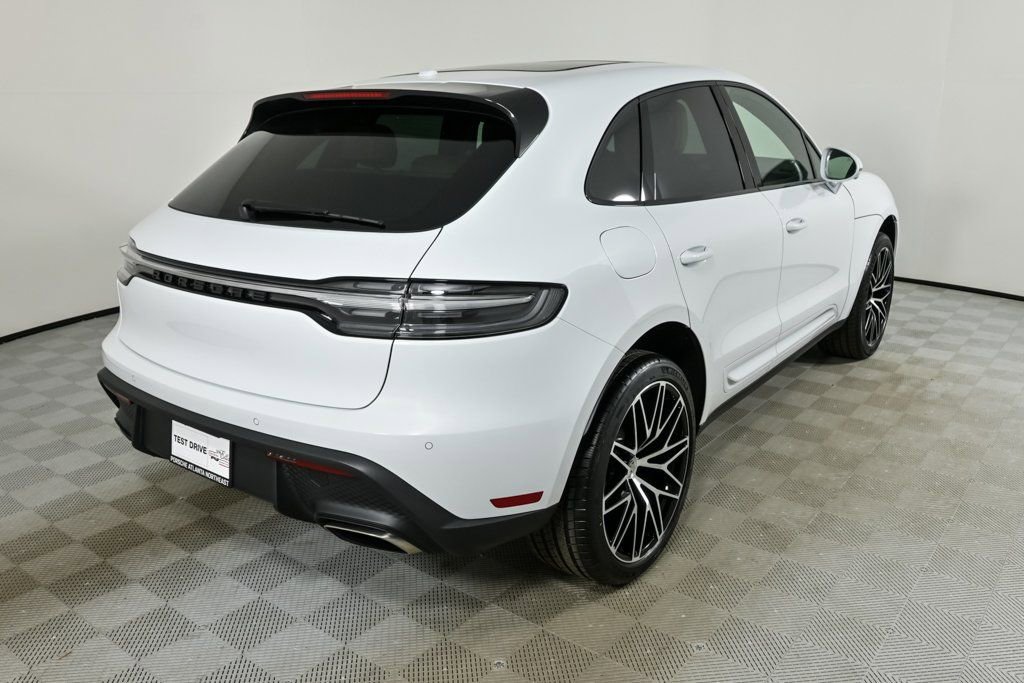 New 2026 Porsche Macan image 29