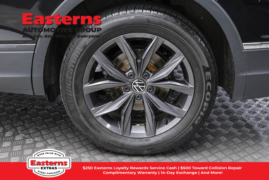 Used 2023 Volkswagen Tiguan SE AWD/4WD image 9
