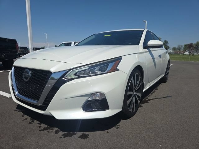 Used 2020 Nissan Altima 2.0 Platinum FWD video 2