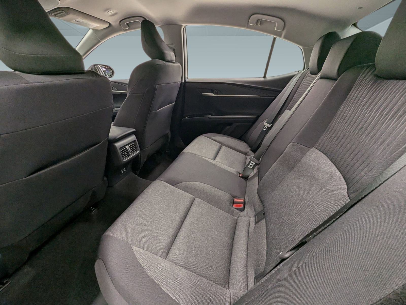 Used 2025 Toyota Camry LE w/ Convenience Package image 19