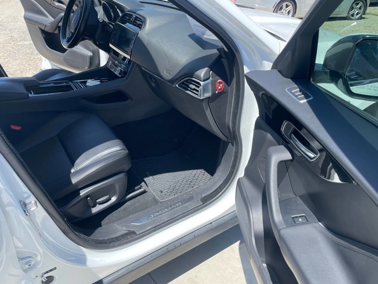 Used 2018 Jaguar F-PACE Premium AWD/4WD image 23