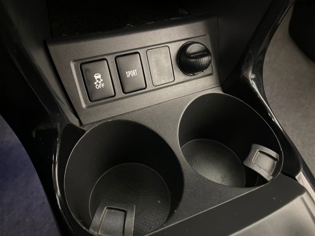 Used 2014 Toyota RAV4 EV FWD image 26