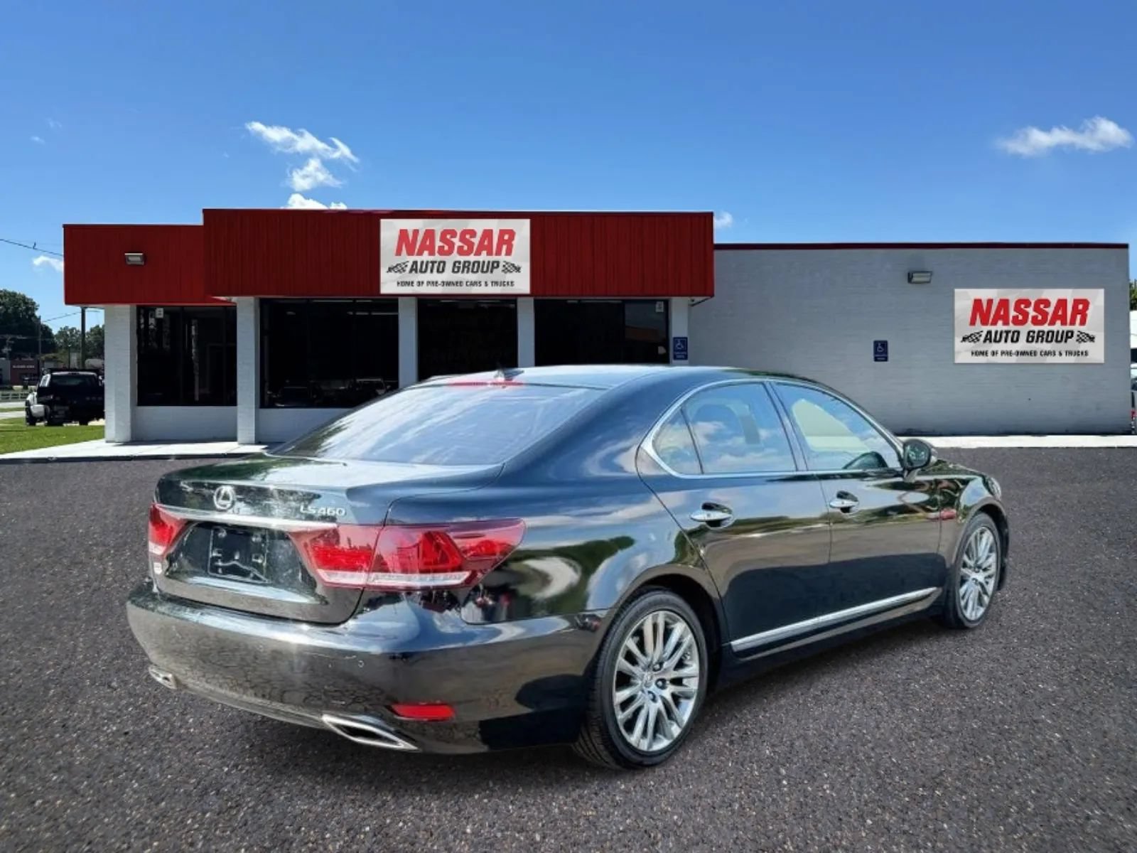 Used 2013 Lexus LS 460 w/ Comfort Pkg RWD image 4