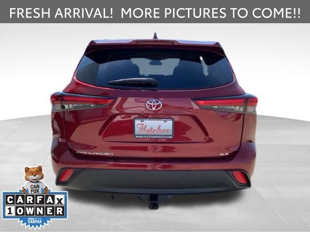 Used 2022 Toyota Highlander XLE image 3