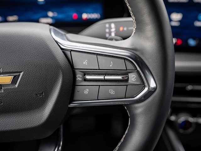Used 2025 Chevrolet Traverse LT image 30