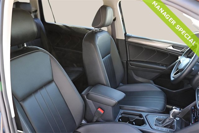 Used 2024 Volkswagen Tiguan SE image 21