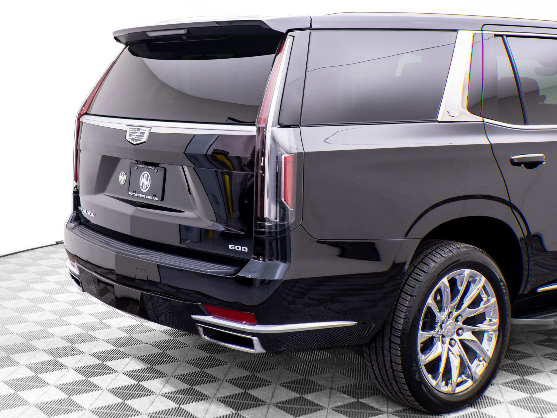 Used 2021 Cadillac Escalade Premium Luxury w/ LPO, Radiant Package image 37