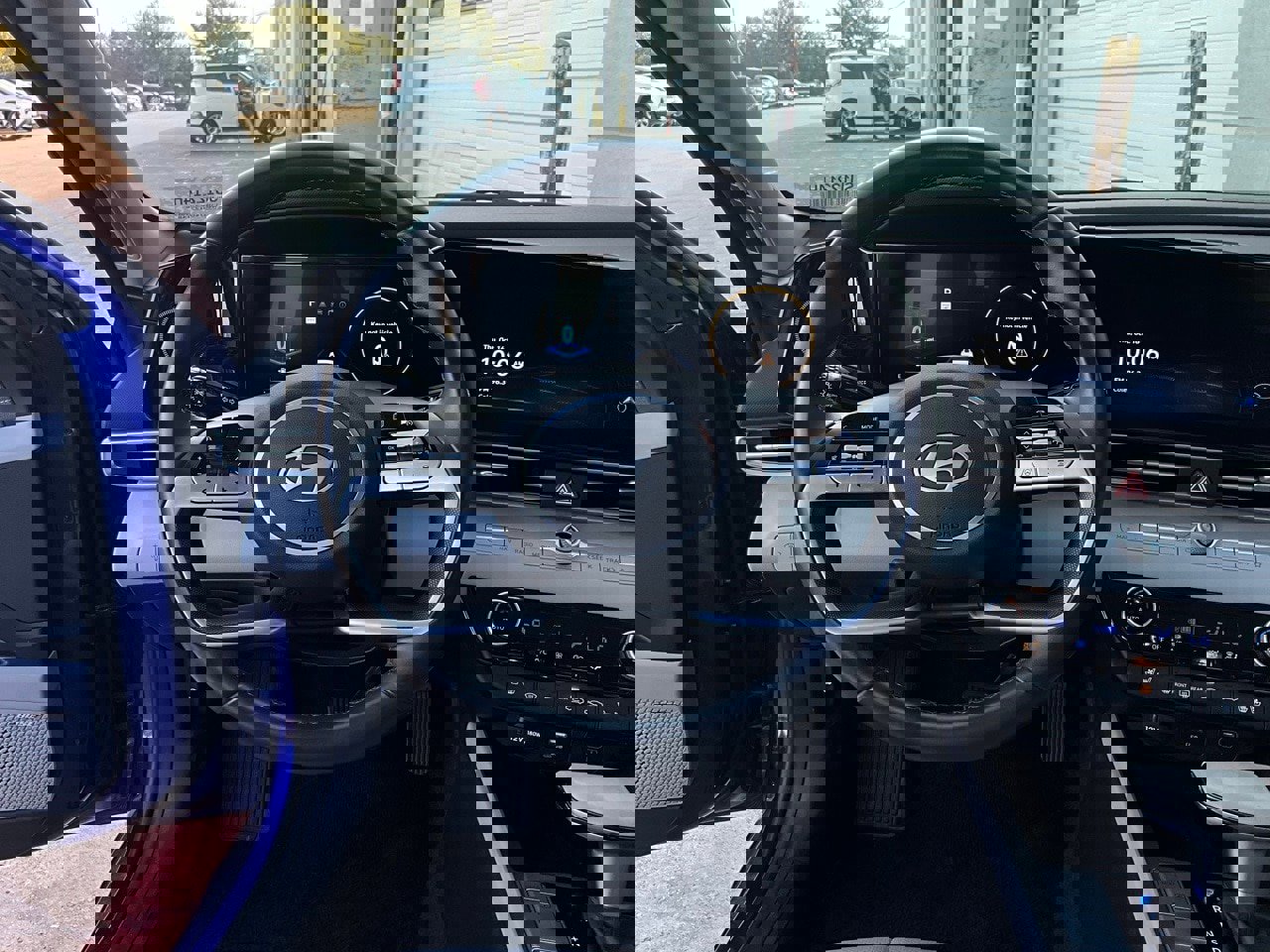 Used 2025 Hyundai Elantra Limited image 14