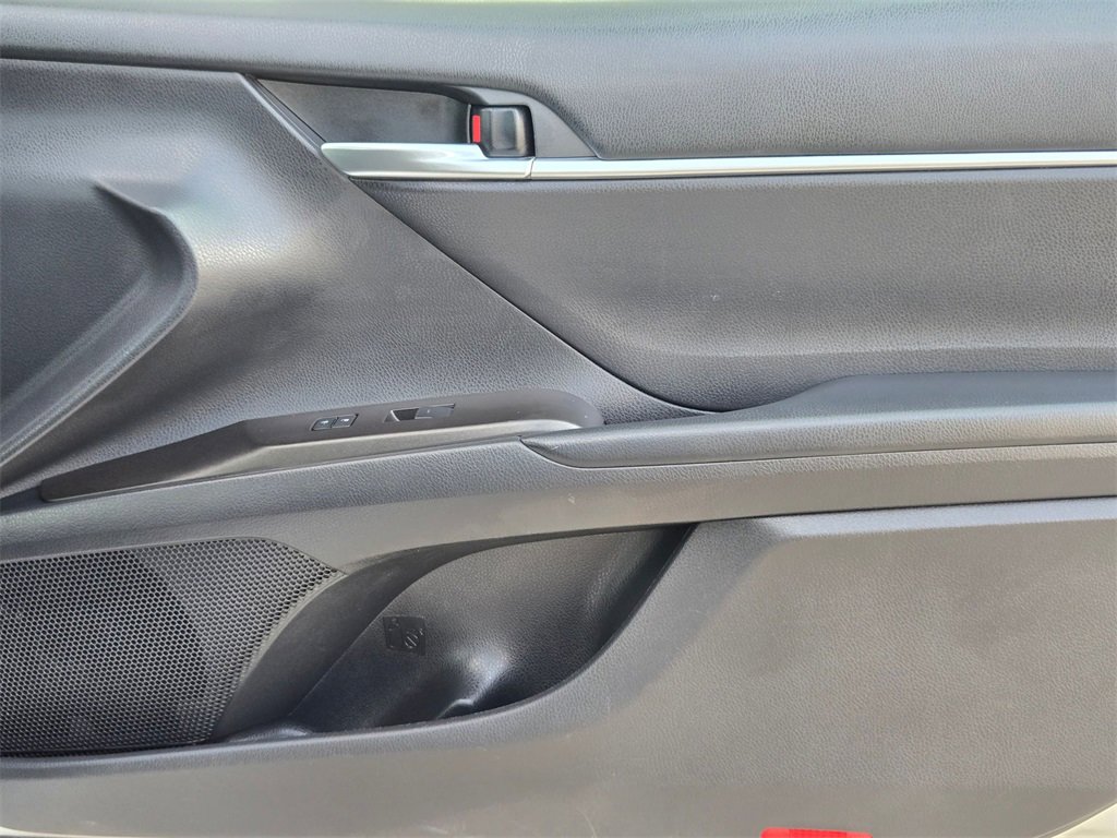 Used 2021 Toyota Camry SE image 26