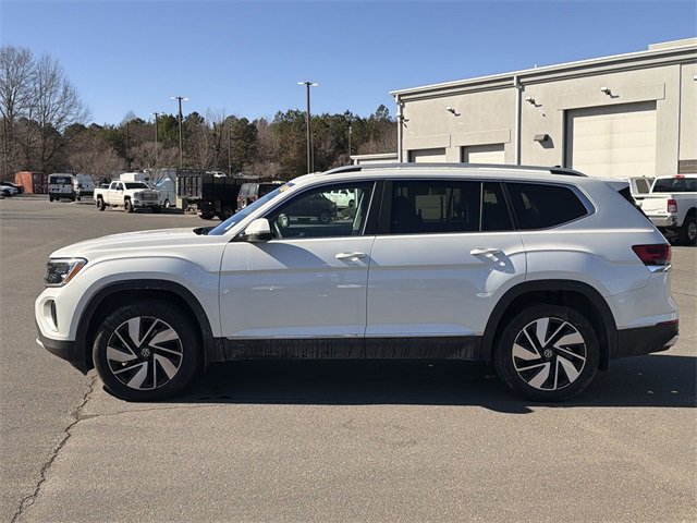Used 2024 Volkswagen Atlas SEL image 3