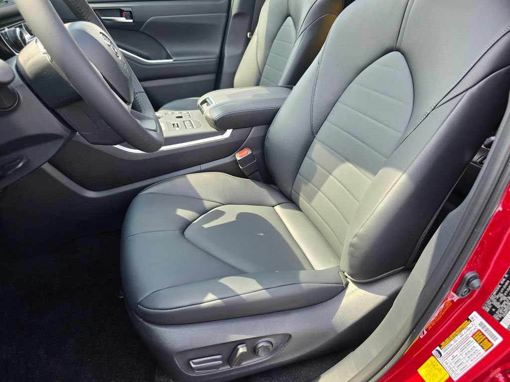 New 2026 Toyota Highlander XLE AWD/4WD image 17