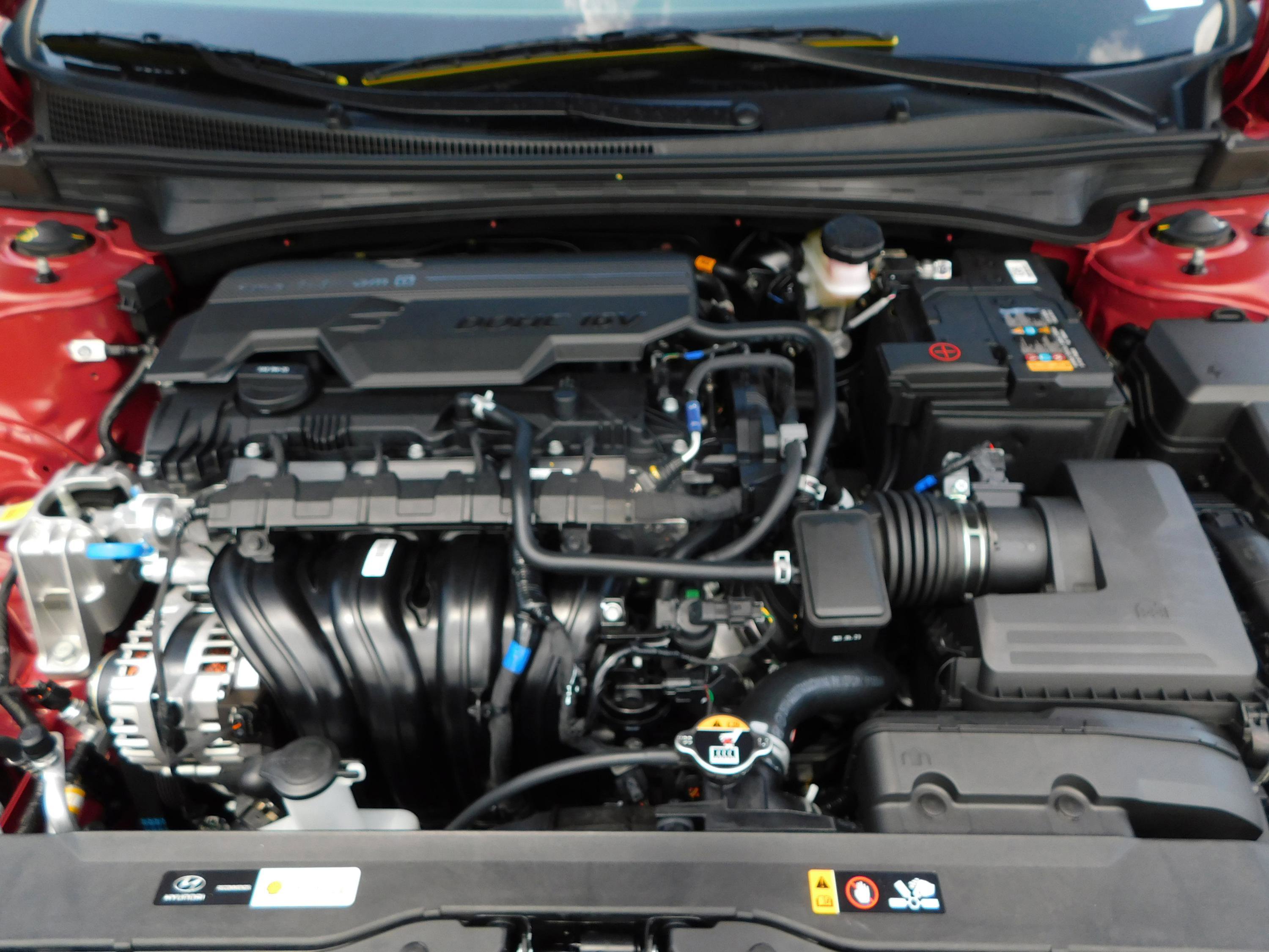Used 2025 Hyundai Elantra Sport FWD image 11