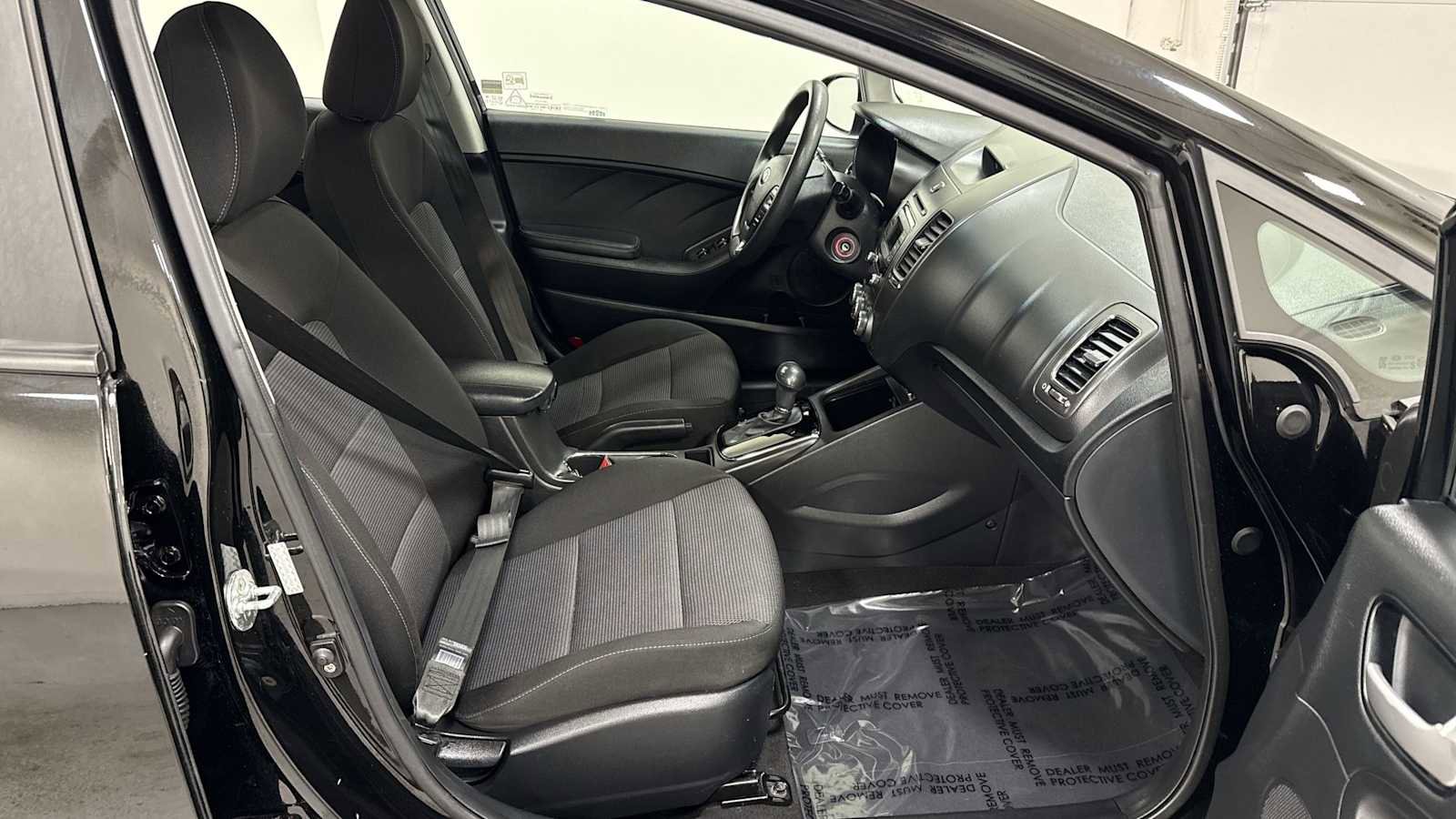 Used 2017 Kia Forte LX image 29