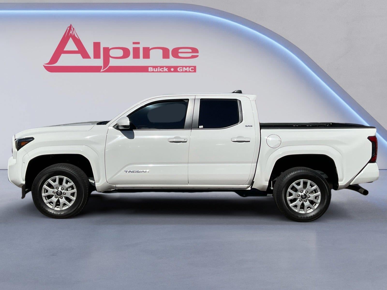 Used 2026 Toyota Tacoma SR5 AWD/4WD image 2