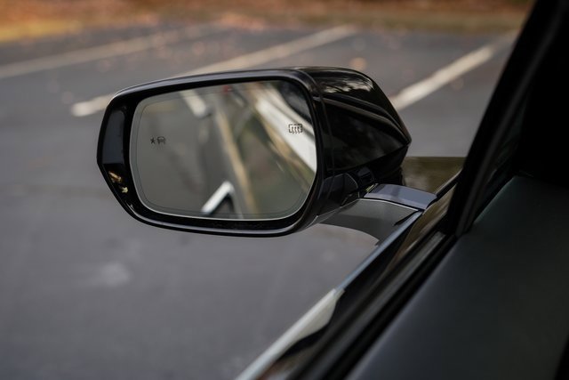 Used 2024 Cadillac Lyriq Luxury image 35