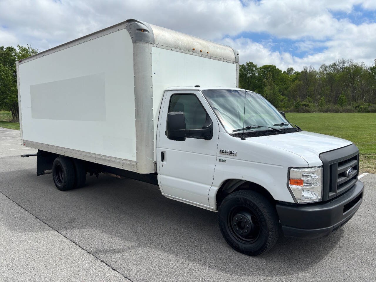 Used 2019 Ford E-350 and Econoline 350 Super Duty w/ Power Windows & Locks Group RWD image 4