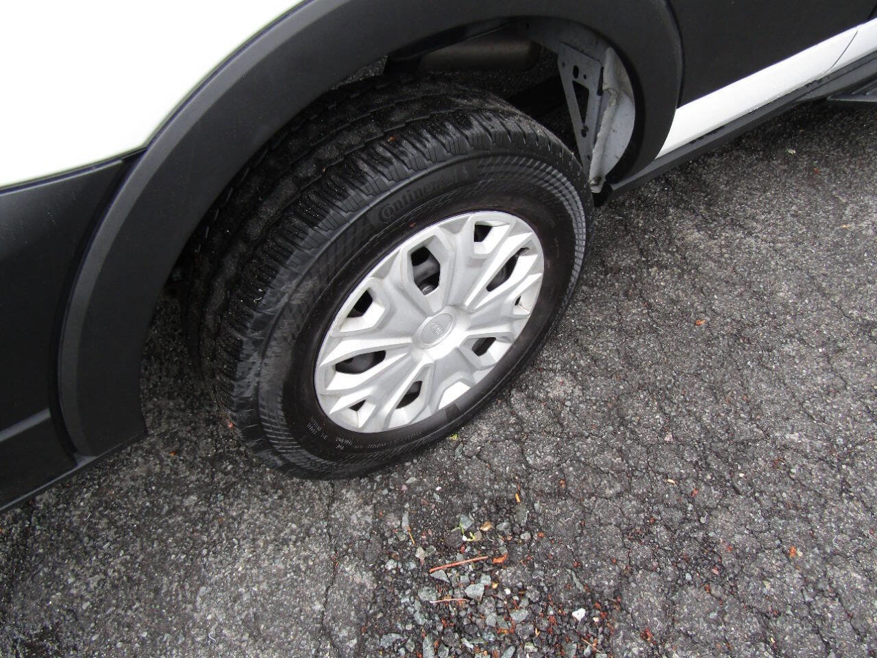 Used 2024 Ford Transit 350 XLT RWD image 36