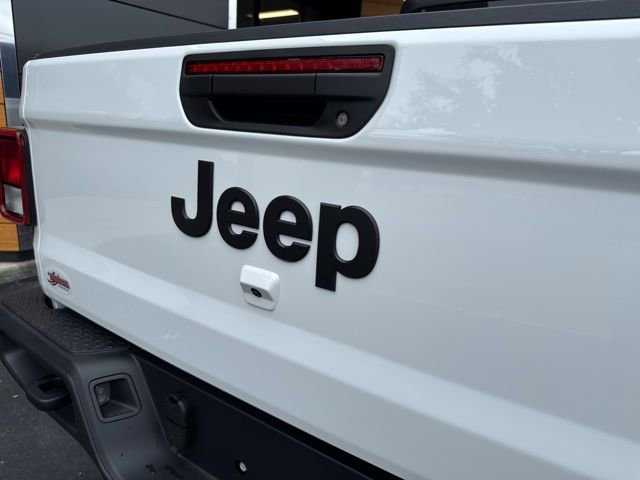 New 2025 Jeep Gladiator Sport image 28