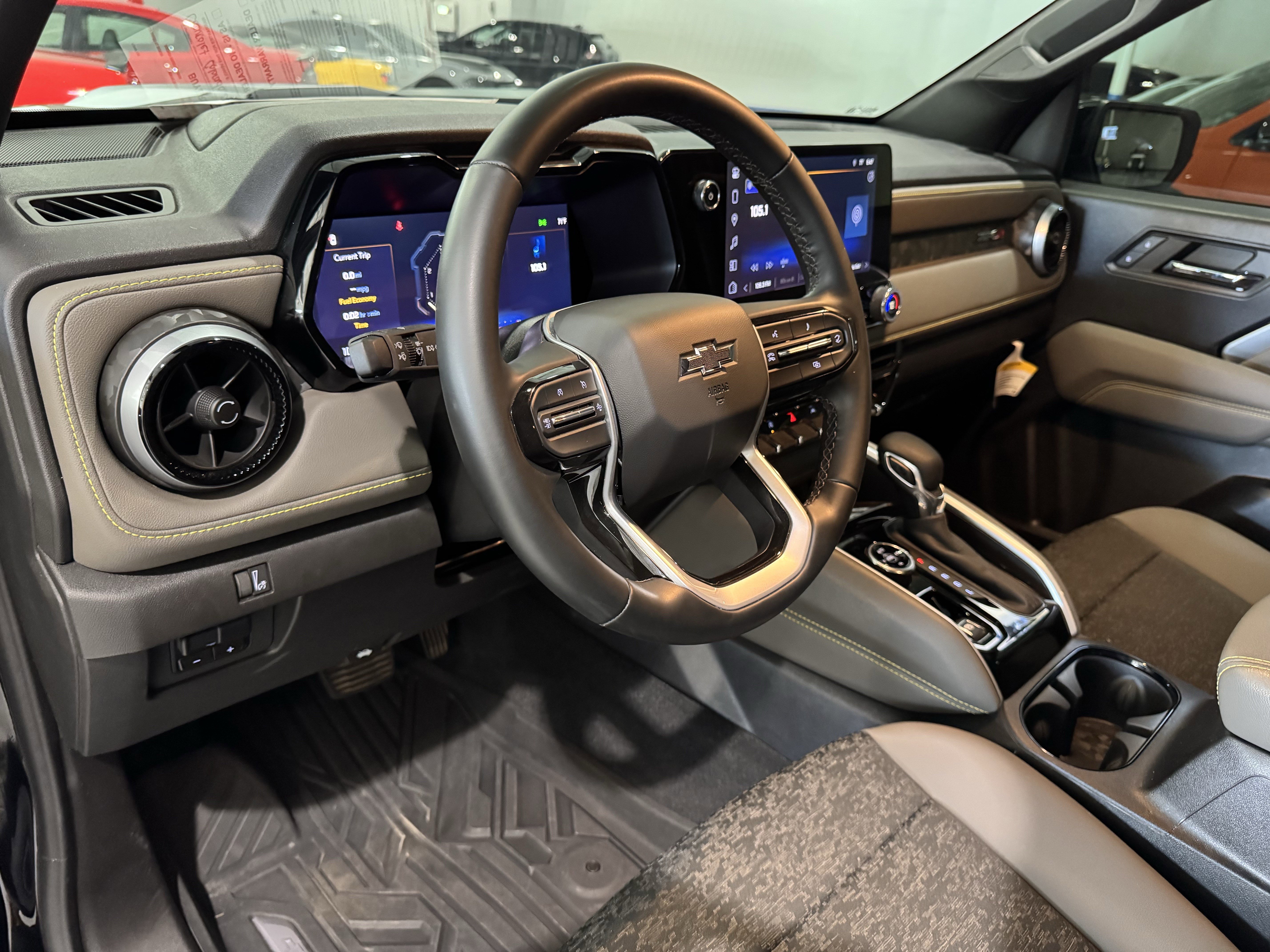 Used 2024 Chevrolet Colorado ZR2 w/ Technology Package image 27