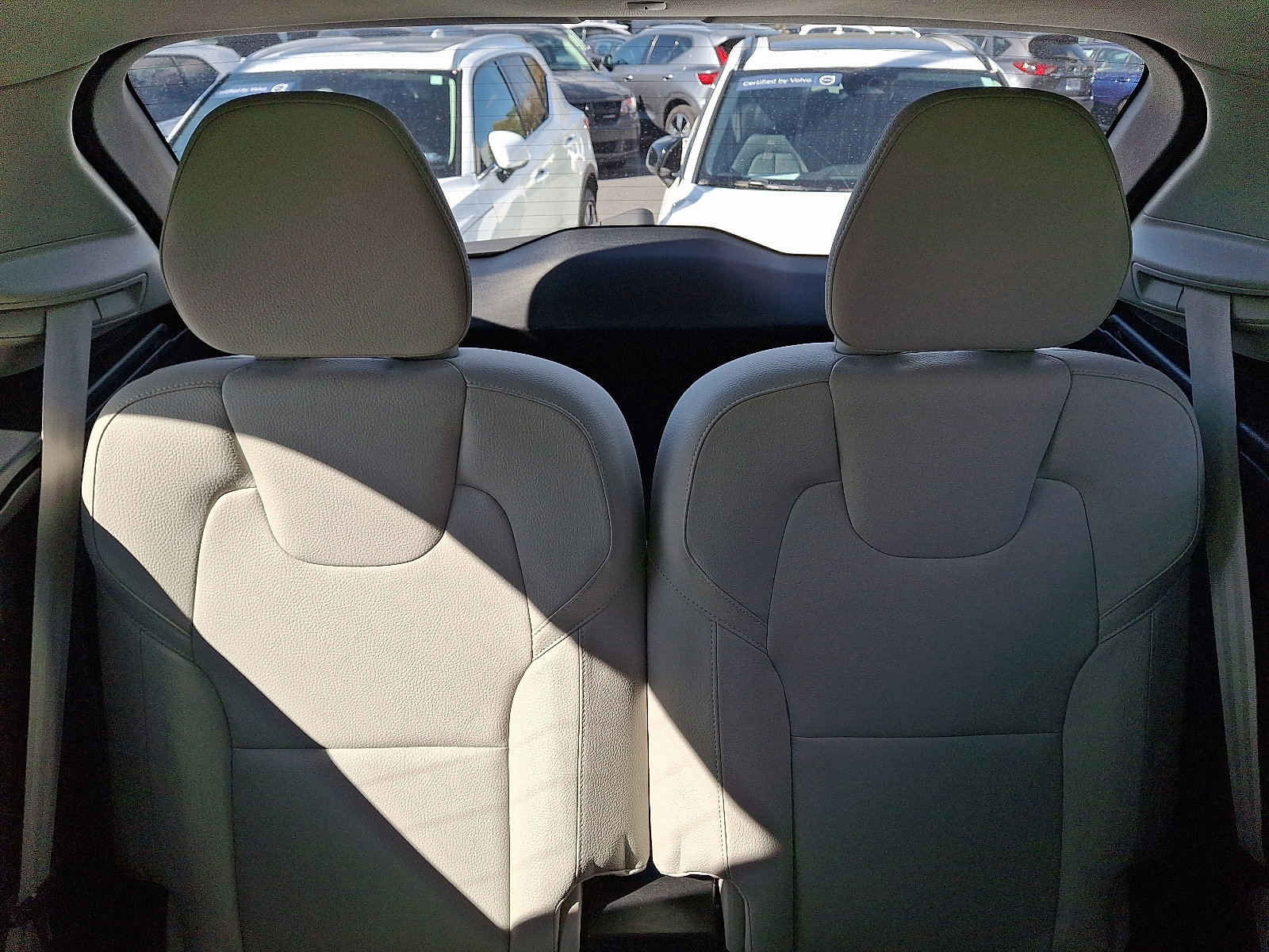 Used 2024 Volvo XC90 T8 Plus w/ Protection Package Premier image 11