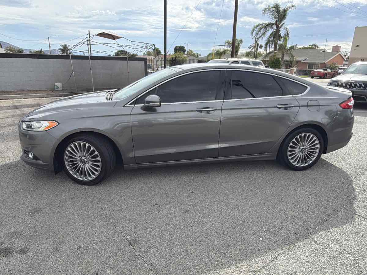 Used 2013 Ford Fusion Titanium FWD image 2