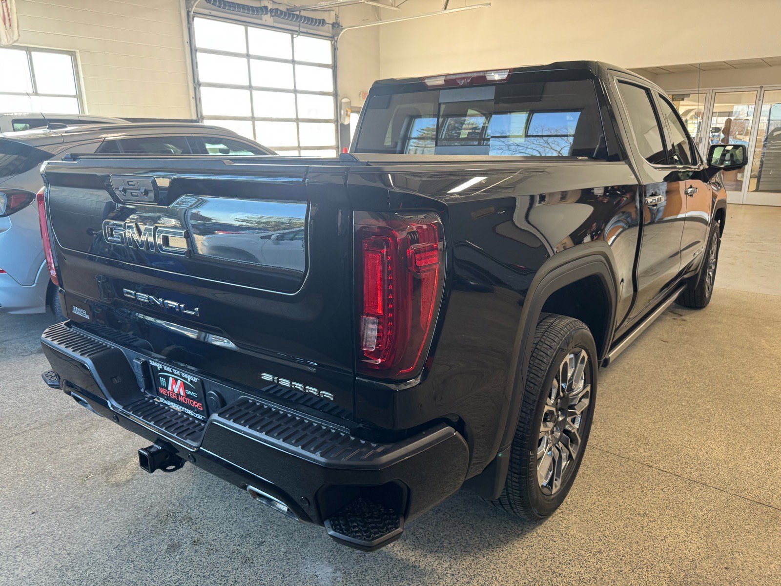 Used 2023 GMC Sierra 1500 Denali Ultimate image 5