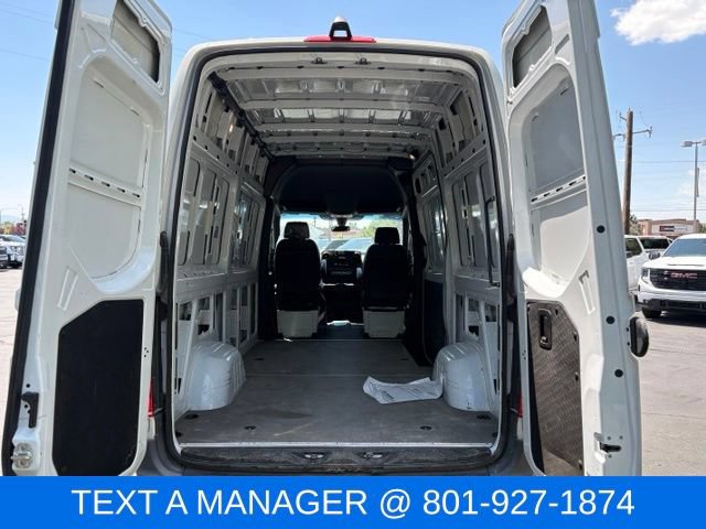 Used 2025 Mercedes-Benz Sprinter 2500 image 10