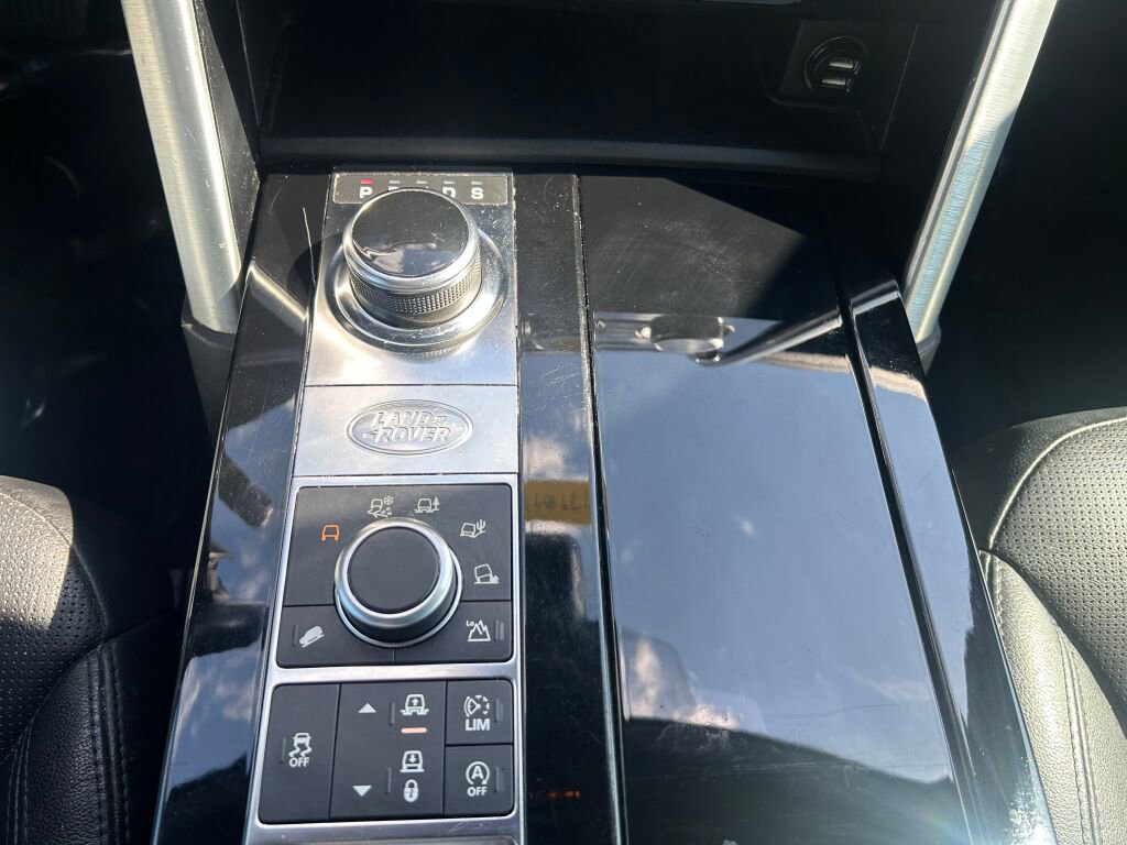 Used 2018 Land Rover Discovery HSE image 22