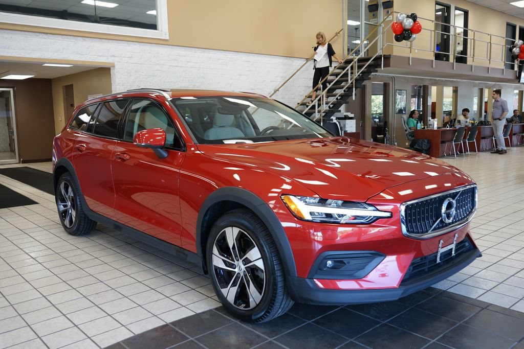 Used 2022 Volvo V60 T5 Cross Country AWD/4WD image 20