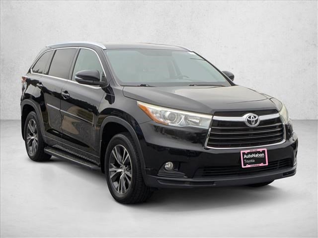 Used 2016 Toyota Highlander XLE image 1