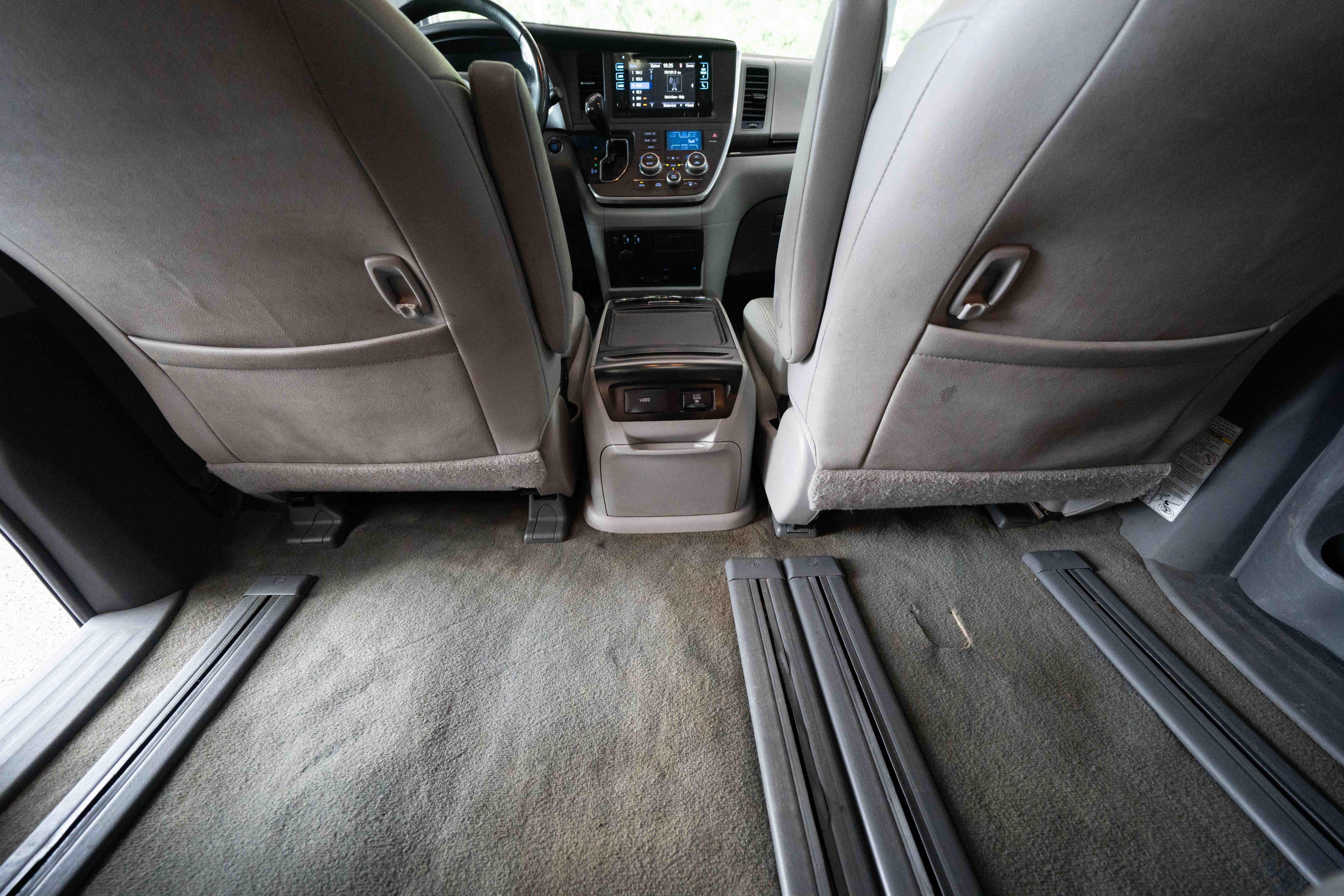 Used 2017 Toyota Sienna XLE Premium FWD image 22
