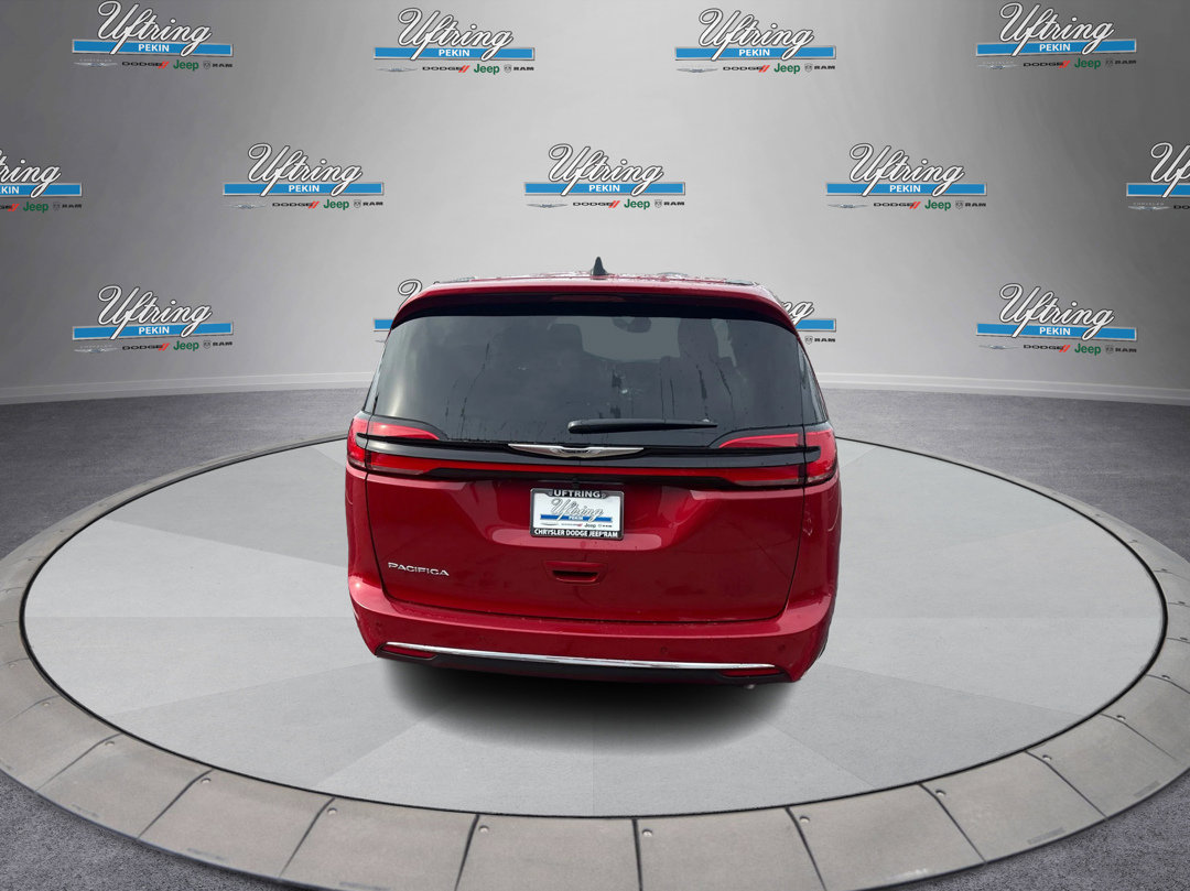 New 2026 Chrysler Pacifica Select image 4