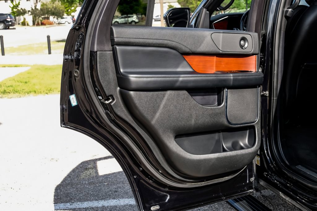 Used 2020 Lincoln Navigator Reserve RWD image 57