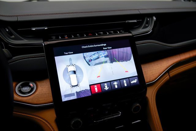 Used 2024 Jeep Grand Cherokee Summit image 21