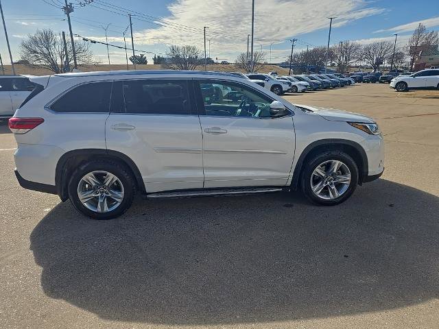 Used 2019 Toyota Highlander FWD V6 image 6