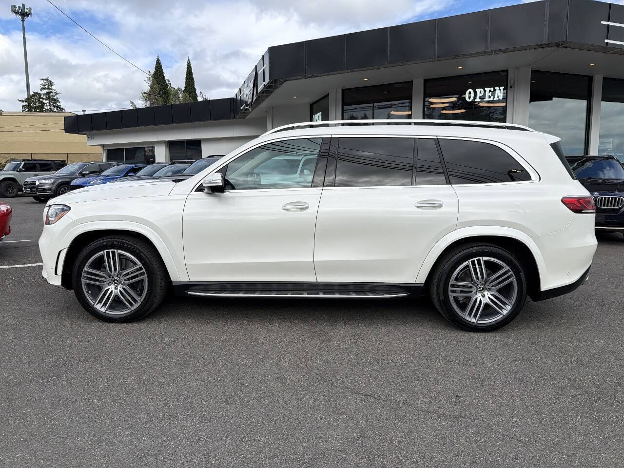 Used 2020 Mercedes-Benz GLS 580 4MATIC image 2