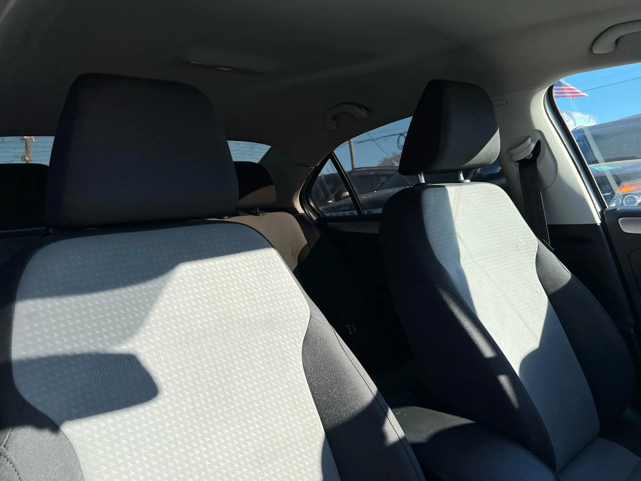 Used 2017 Volkswagen Jetta S image 18