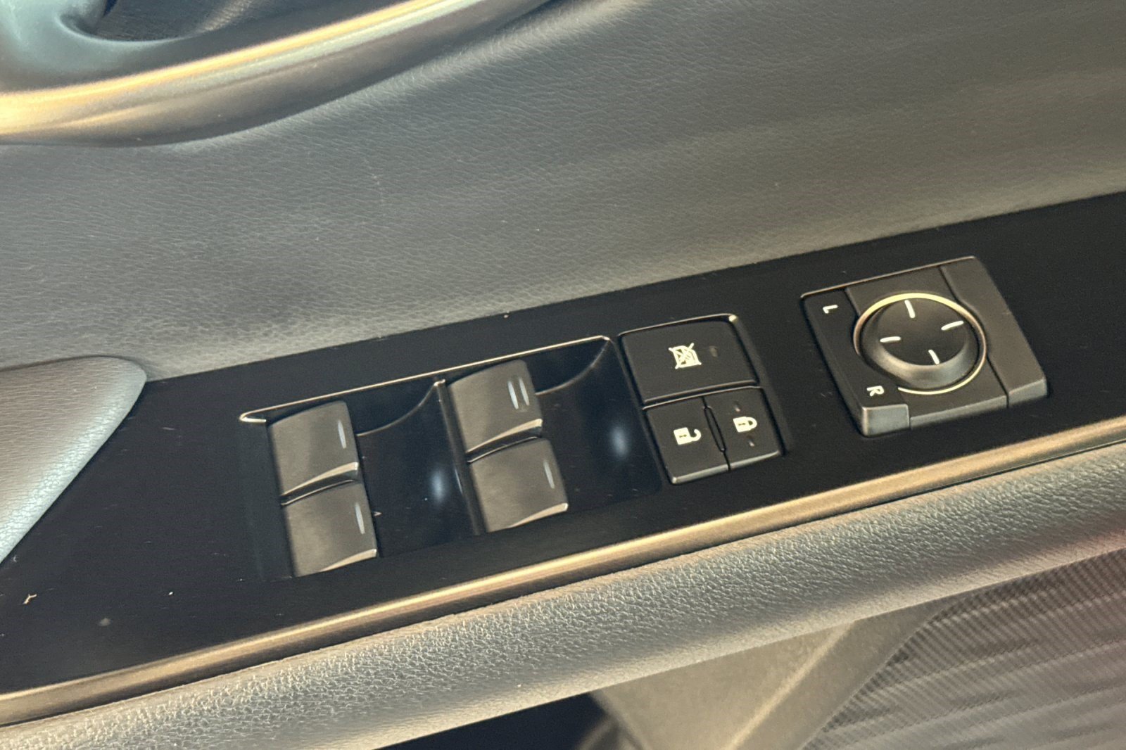 Certified 2024 Lexus UX 250h FWD image 14