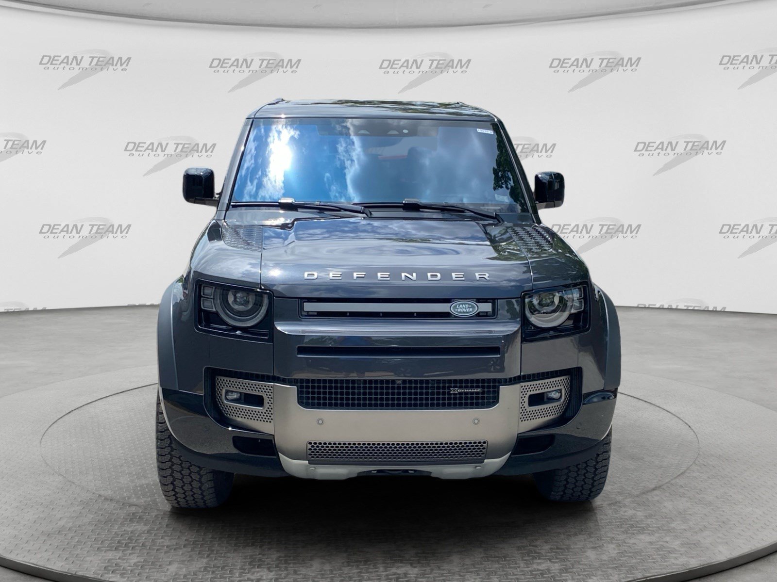 Used 2022 Land Rover Defender 110 X-Dynamic HSE AWD/4WD image 2