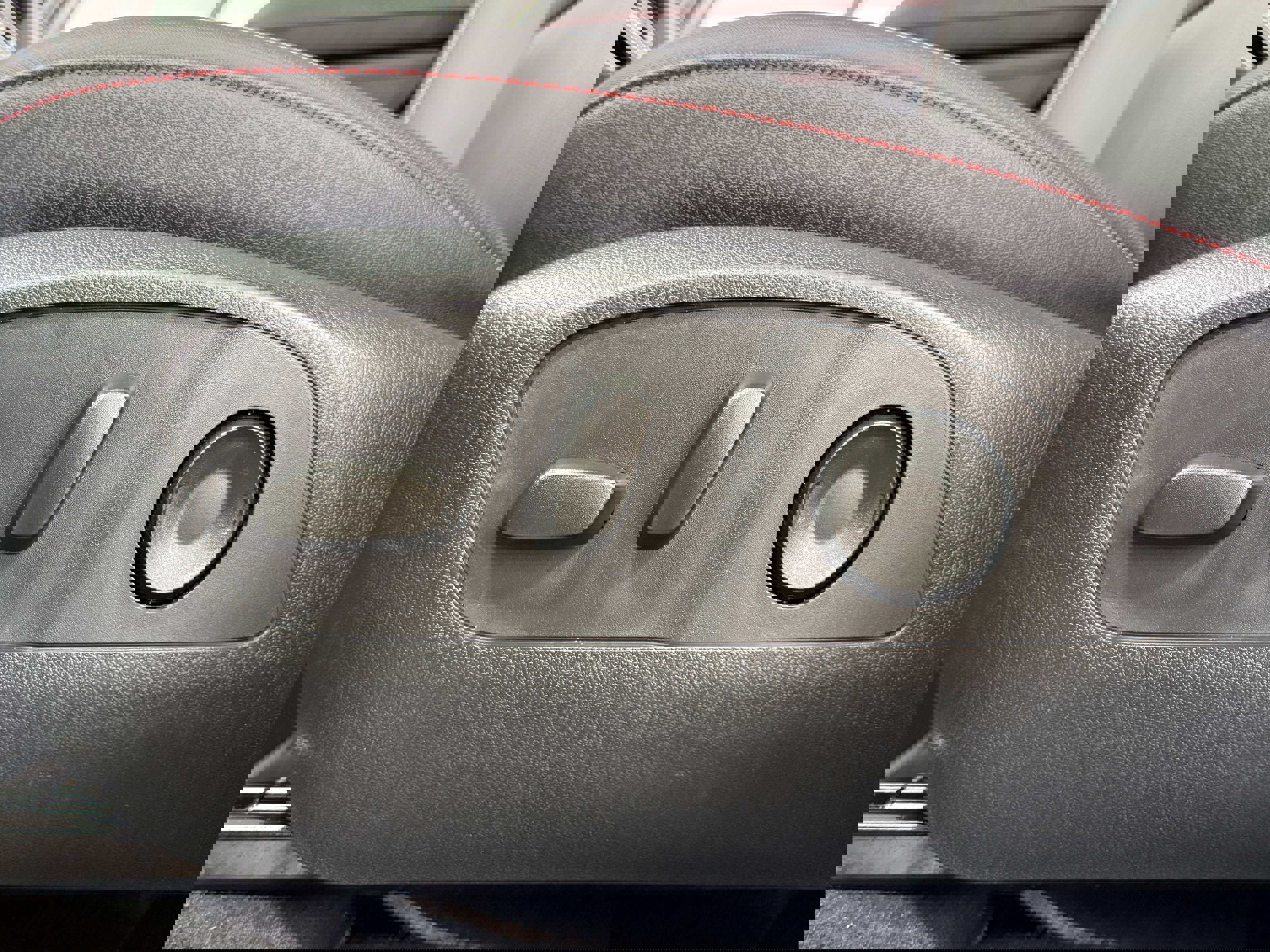 Used 2025 Chevrolet Traverse Z71 w/ LPO, Floor Liner Package image 32