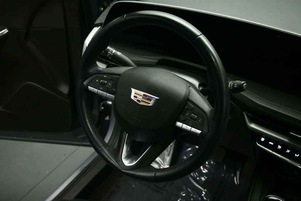 Used 2024 Cadillac XT4 Premium Luxury FWD image 39