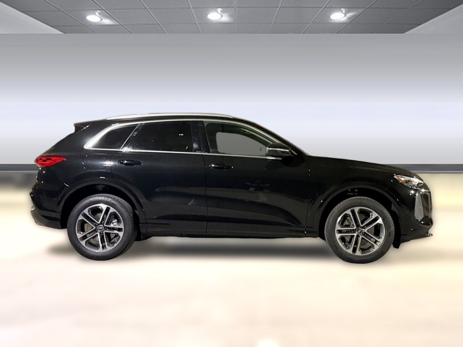 Certified 2025 Audi Q5 Premium w/ Convenience Package AWD/4WD image 8