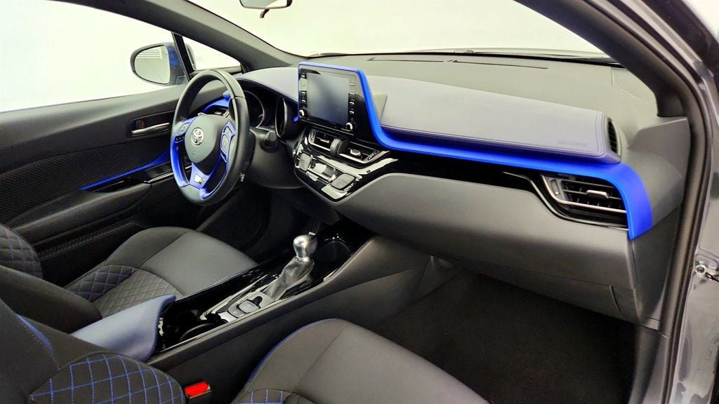 Used 2021 Toyota C-HR XLE FWD image 24