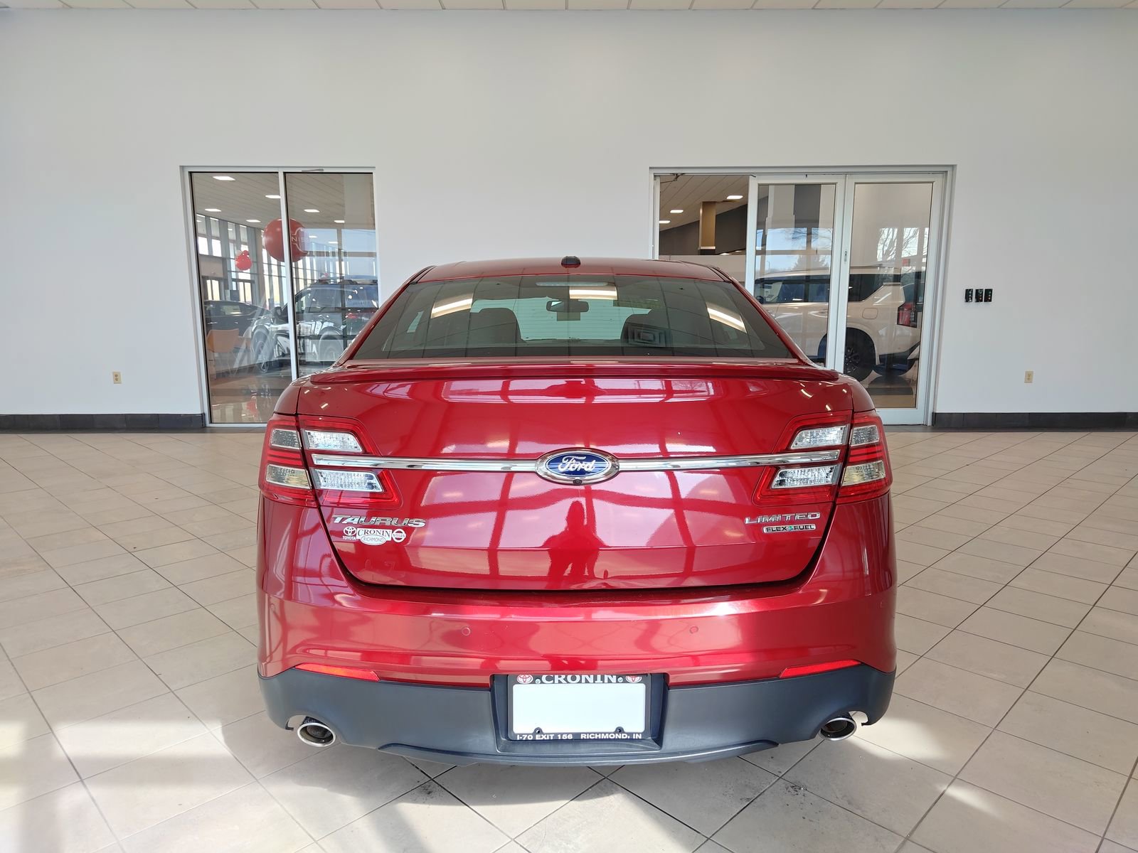 Used 2014 Ford Taurus Limited w/ Equipment Group 301A image 4